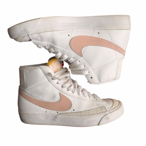 Nike Women's Blazer Mid 77 Shoe High-Top Sneakers in White and Pink - Picture 8 of 13